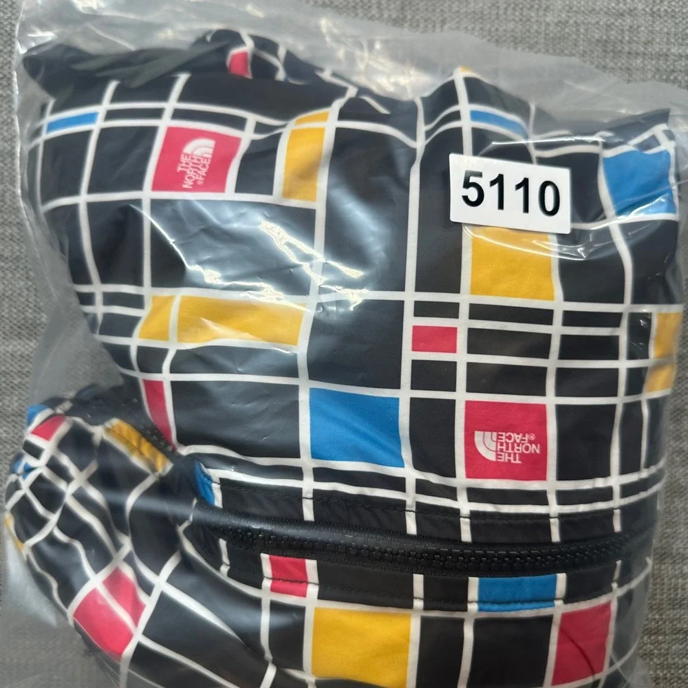 The North Face Reversible Hoodie Jacket Small Black Multi Color Geometric